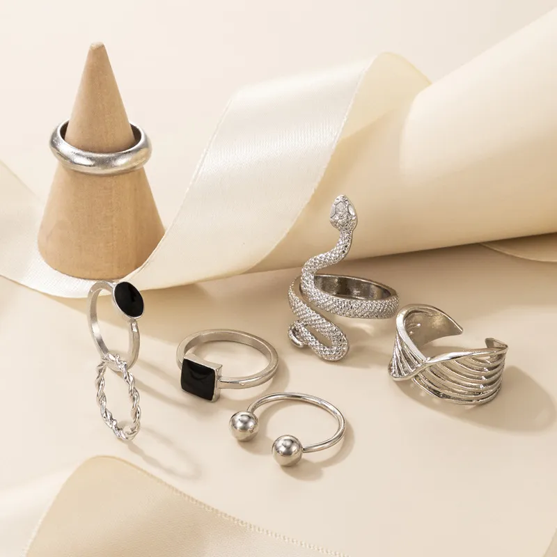 Snake Zodiac Twist Ring Set