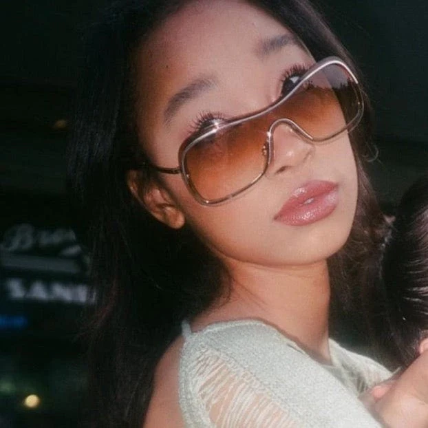 Pristine Aura Discover the Essence of Fashionable Vision