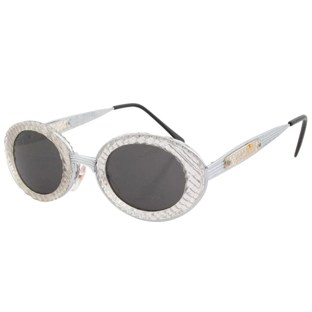 Eyewear that Effortlessly Embodies Modern Elegance